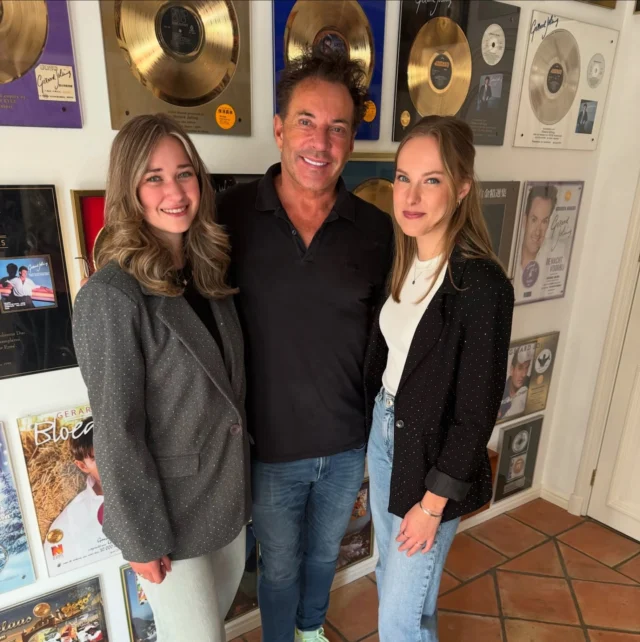 Vanmorgen was @qmusicnl bij Geer op visite, vanwege ‘YES DAY’ bij @mattiemarieke Op deze dag krijgen luisteraars een YES op alles wat ze maar vragen. 

Een van de ingestuurde vragen kwam van Danique. Ze heeft als grote droom om een bakkie koffie te komen doen, samen met haar vriendin. Uiteraard hebben we dat geregeld ☕️💪🏻

#gerardjoling #qmusic