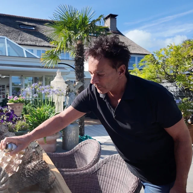 Wat kan ik toch van mijn tuin genieten ☀️

Bekijk mijn tuinier kunsten in mijn vlog via de link in mijn bio.

#gerardjoling #tuinieren